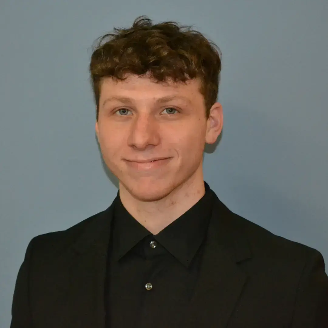 Jakob Snowden - Headshot -square-1080x1080